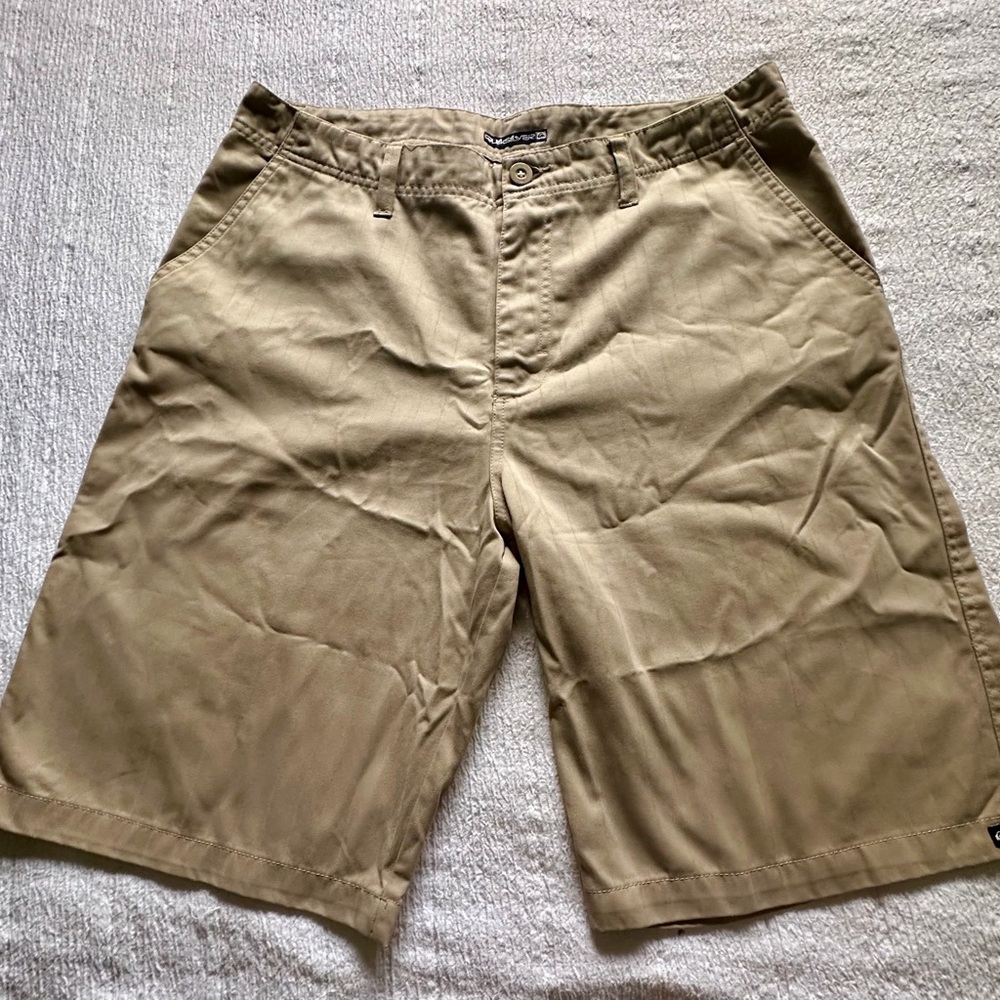 Quiksilver Men's Tan Flat Front Shorts